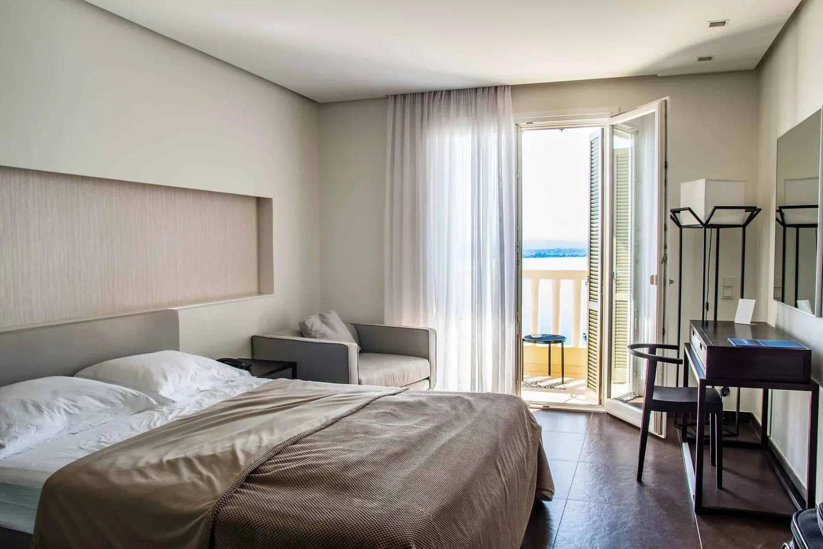 Comment les capteurs de chambre sécurisent vos hôtels