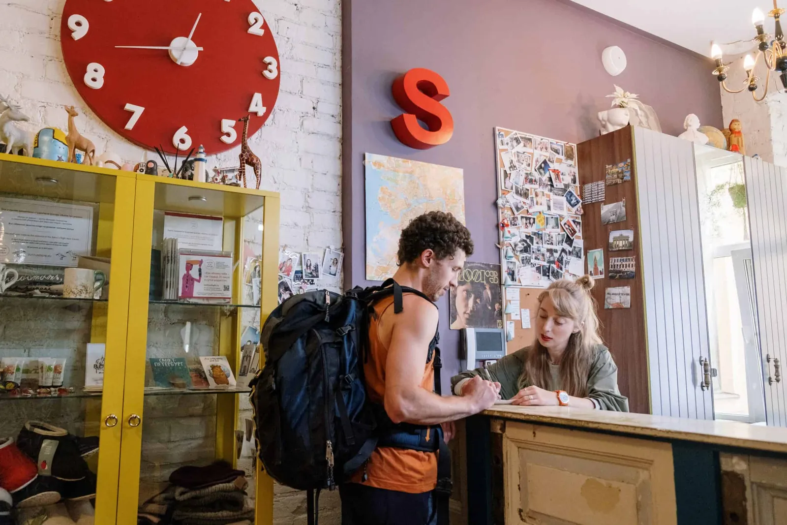 Comment prévenir les plaintes pour nuisances sonores dans votre auberge de jeunesse