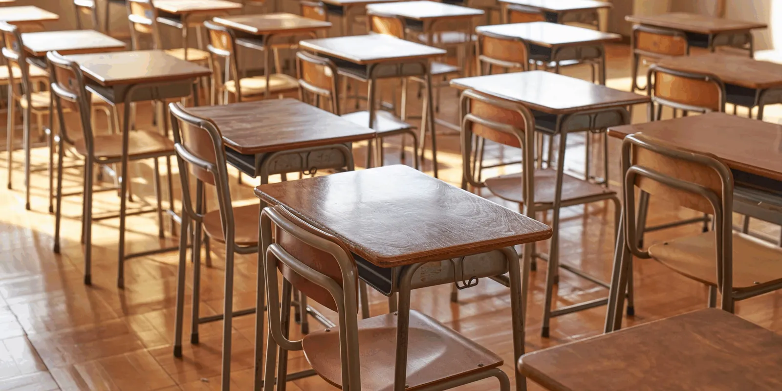 Ce qui se cache dans l'air : guide pour les administrateurs scolaires sur les PM2,5 et les COV, polluants atmosphériques courants dans les écoles